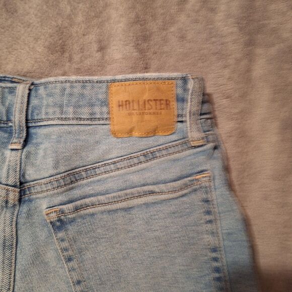 HOLLISTER Ultra High Rise Mom Short Women Size 0 Jean Cutoffs Distressed - Picture 5 of 7